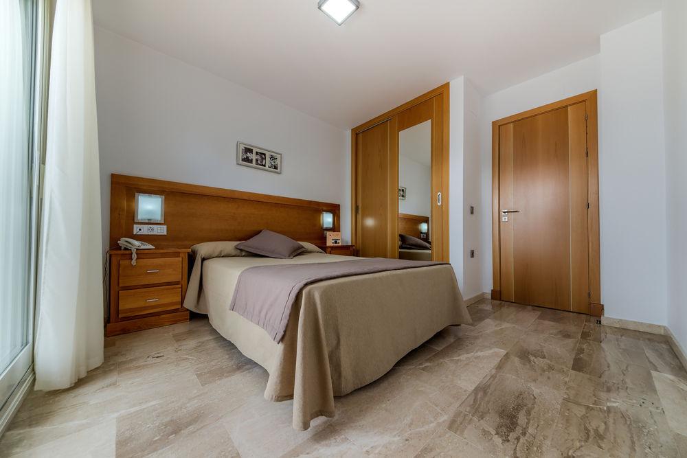 Hotel Apartamentos Loto Conil Conil de la Frontera Kültér fotó
