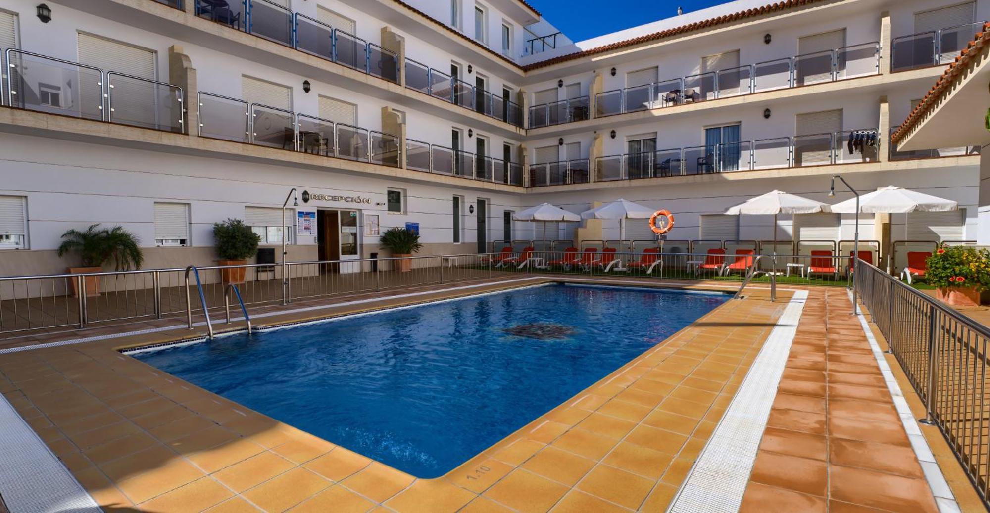 Hotel Apartamentos Loto Conil Conil de la Frontera Kültér fotó