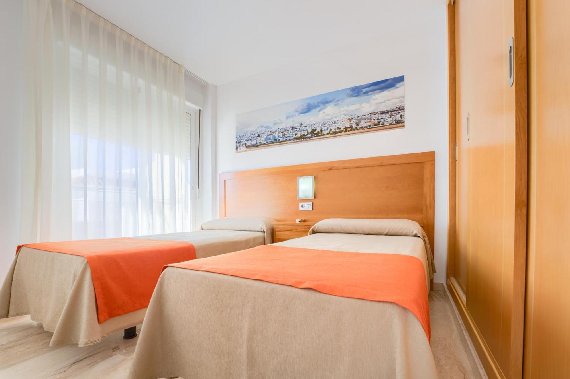 Hotel Apartamentos Loto Conil Conil de la Frontera Kültér fotó