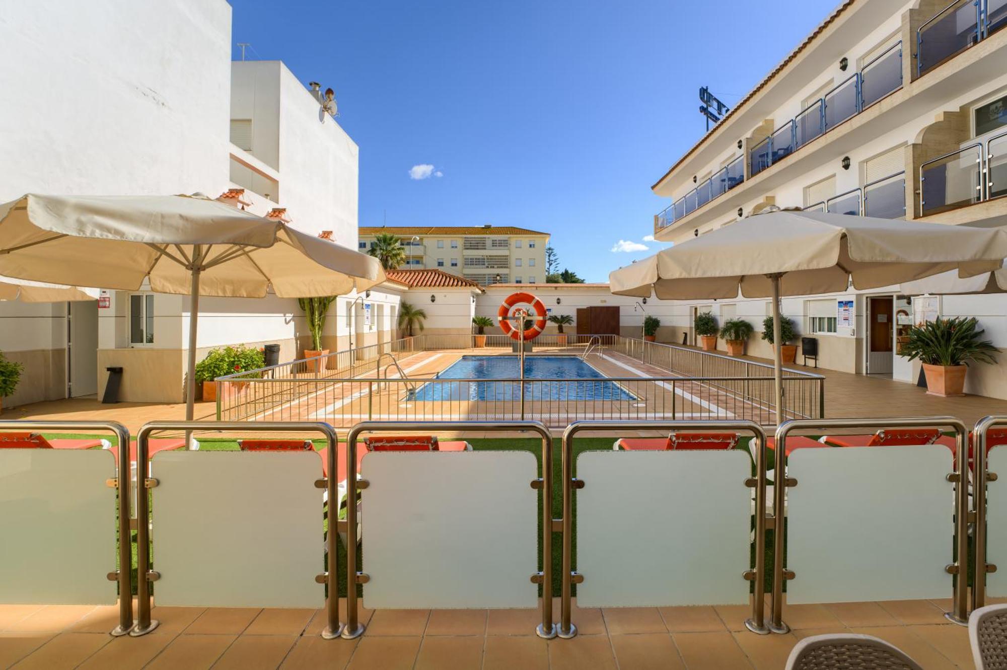 Hotel Apartamentos Loto Conil Conil de la Frontera Kültér fotó