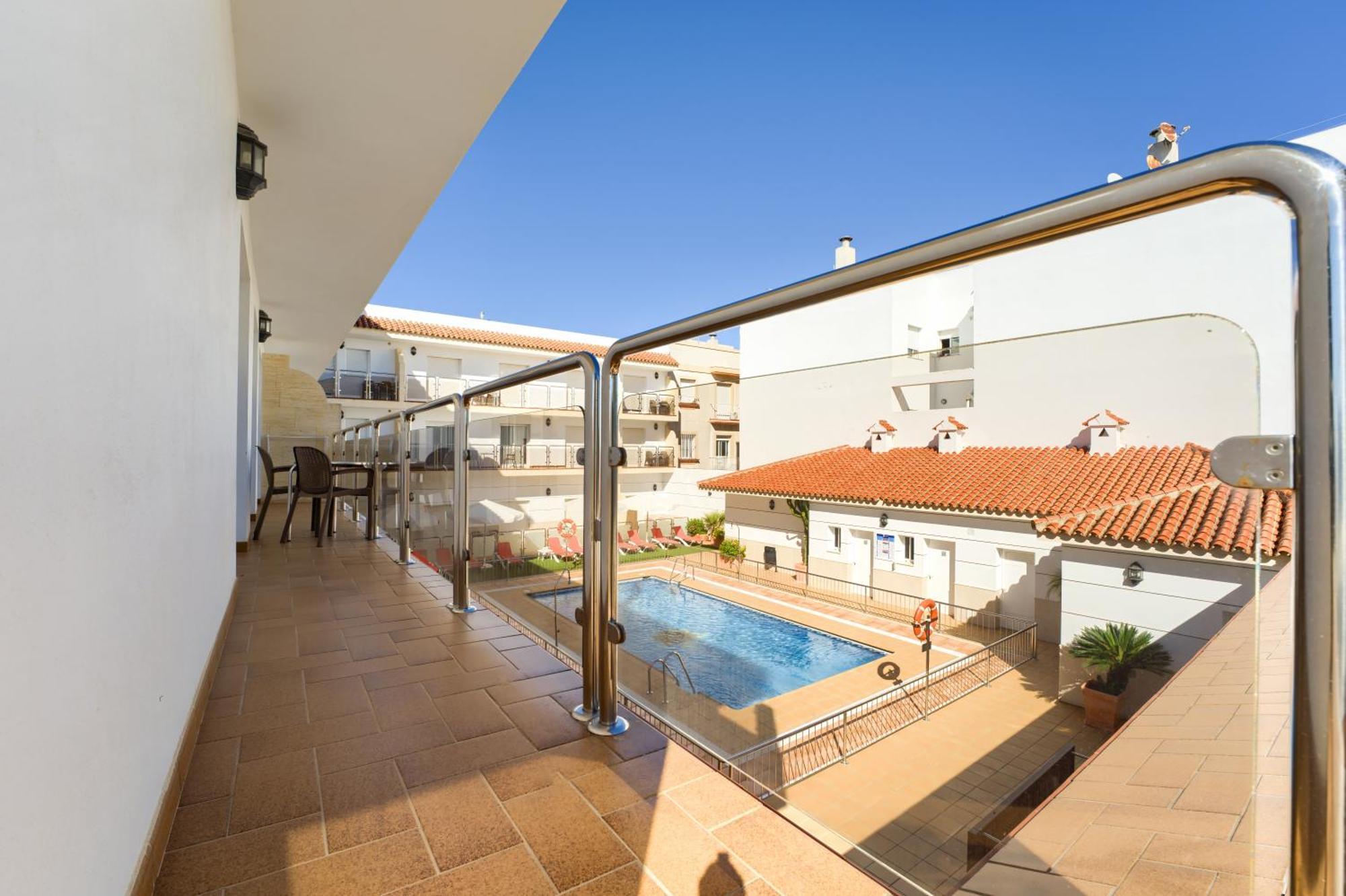 Hotel Apartamentos Loto Conil Conil de la Frontera Kültér fotó
