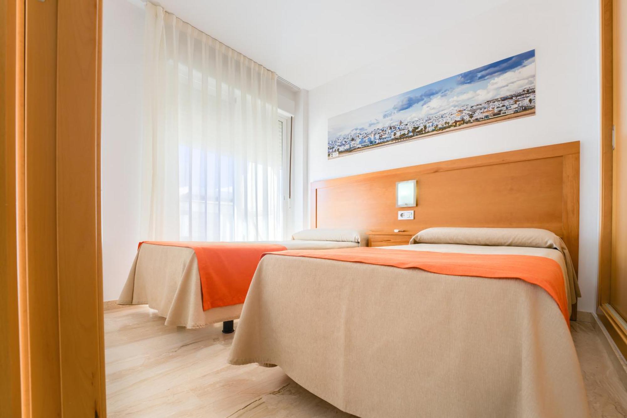 Hotel Apartamentos Loto Conil Conil de la Frontera Kültér fotó