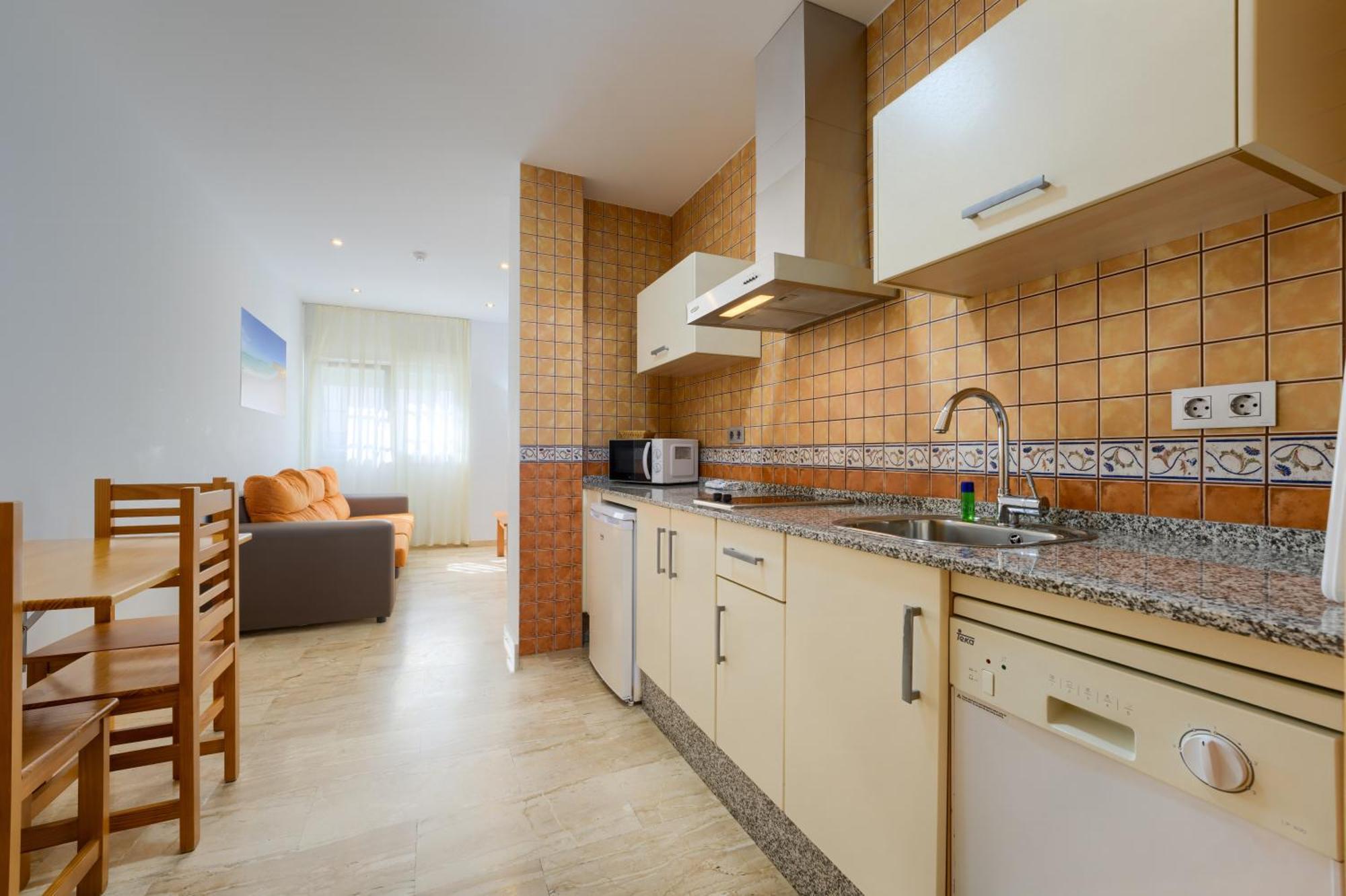 Hotel Apartamentos Loto Conil Conil de la Frontera Kültér fotó