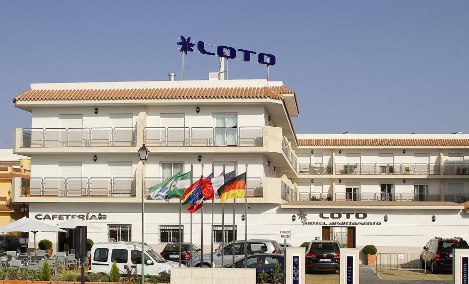 Hotel Apartamentos Loto Conil Conil de la Frontera Kültér fotó