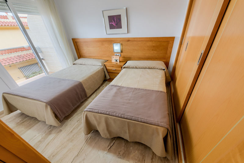 Hotel Apartamentos Loto Conil Conil de la Frontera Kültér fotó