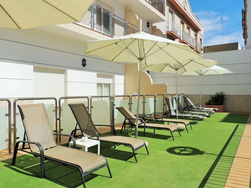 Hotel Apartamentos Loto Conil Conil de la Frontera Kültér fotó